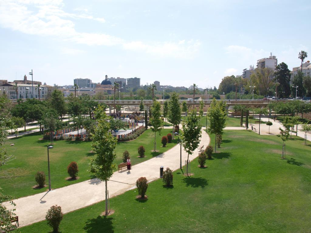 דירות ולנסיה Apartup Yellow Opera View מראה חיצוני תמונה